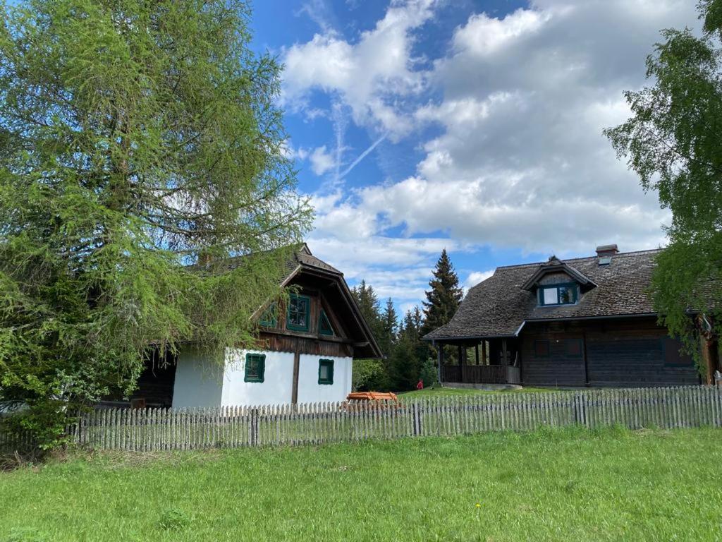 Ferienhaus Waldtraum Sankt Veit an der Glan Exterior photo